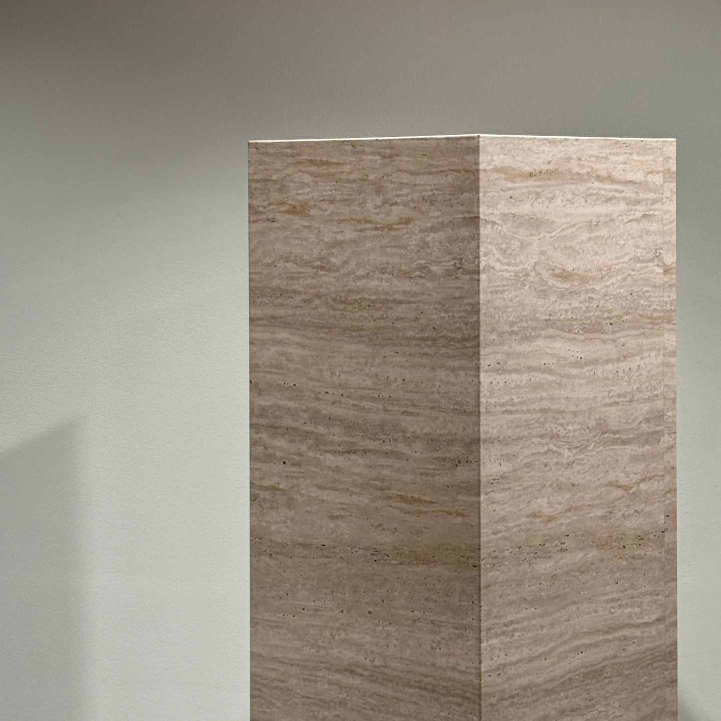 Travertine plinth (vinyl)